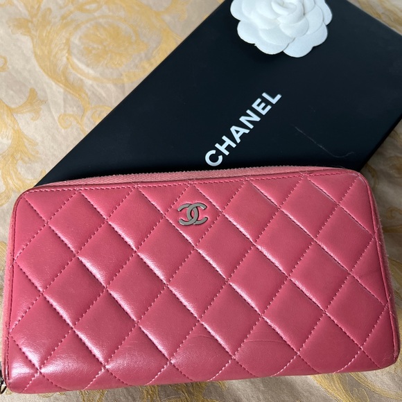 🌸 Authentic Chanel Pink Leather Wallet - Picture 3 of 6